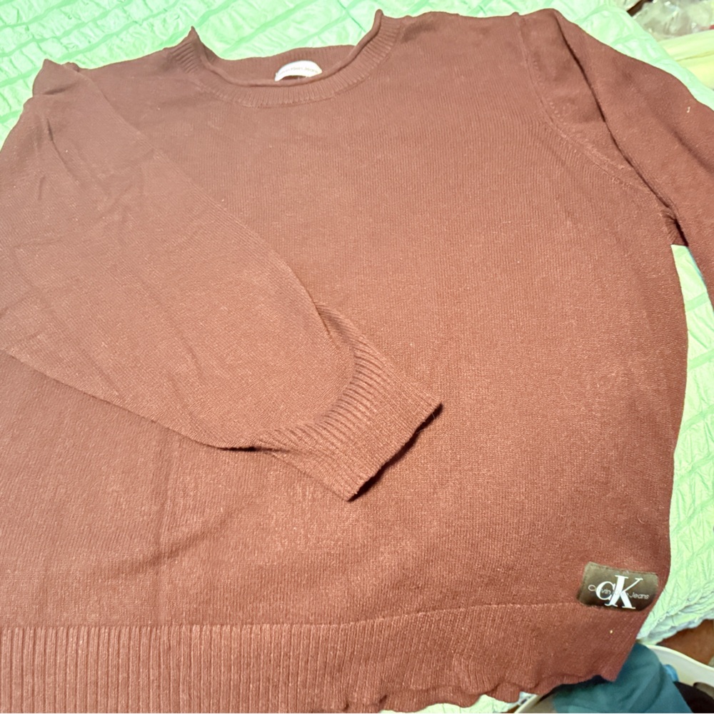 🔥Calvin Klein woman’s Burgandy Sweater